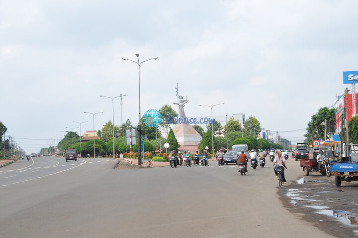 Tuong dai Long Khanh panoramio