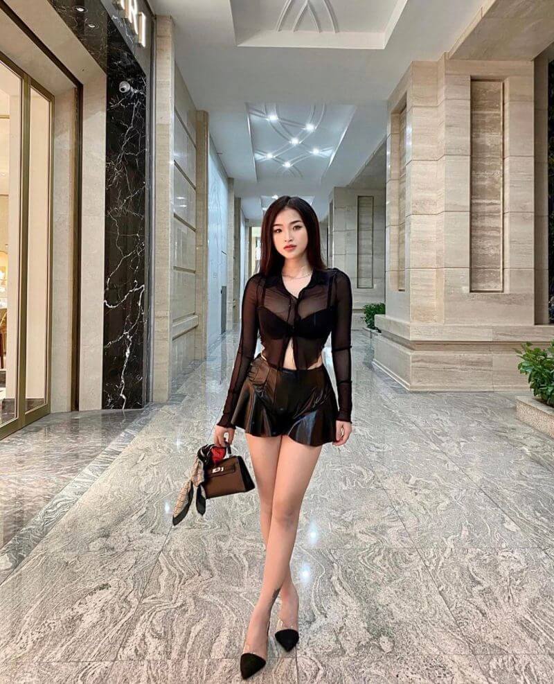 co nu sinh hot nhat dong nai lang xe thoi trang choi pho dem sexy voi tat luoi dai dui3