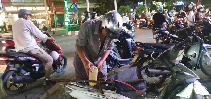 dong nai ban xang dao truoc tram xang voi gia khung3