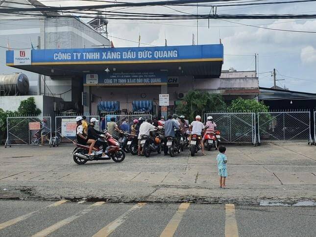 dong nai cay xang tu phat moc khap noi trang bi ca tru bom dien tu2