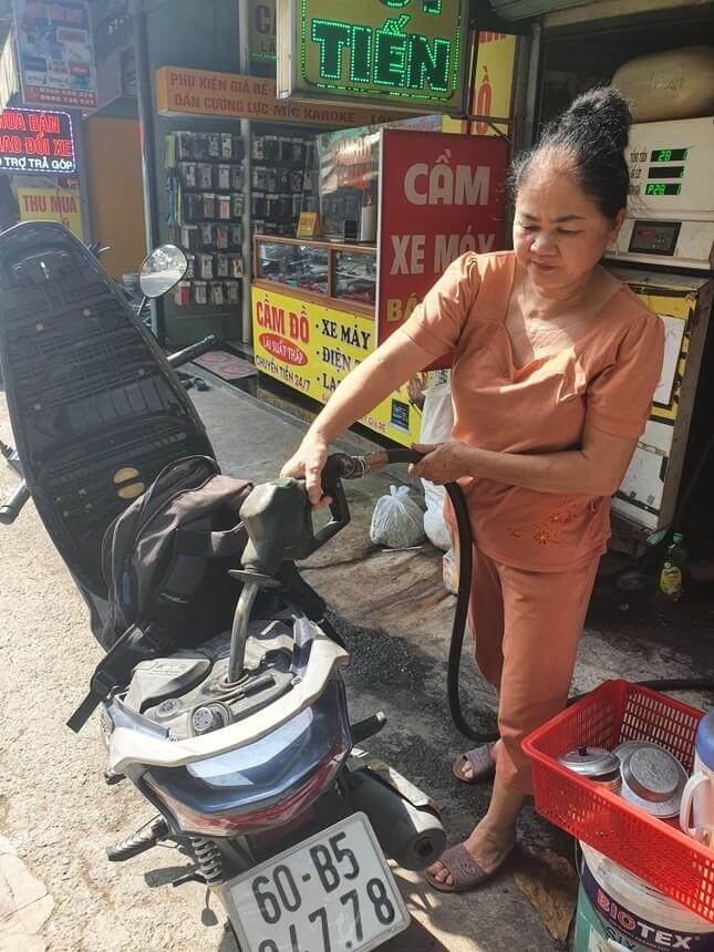 dong nai cay xang tu phat moc khap noi trang bi ca tru bom dien tu3