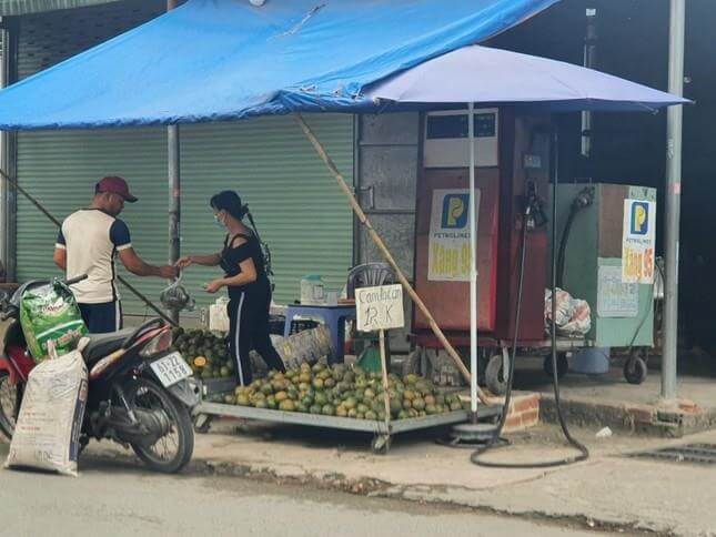 dong nai cay xang tu phat moc khap noi trang bi ca tru bom dien tu4