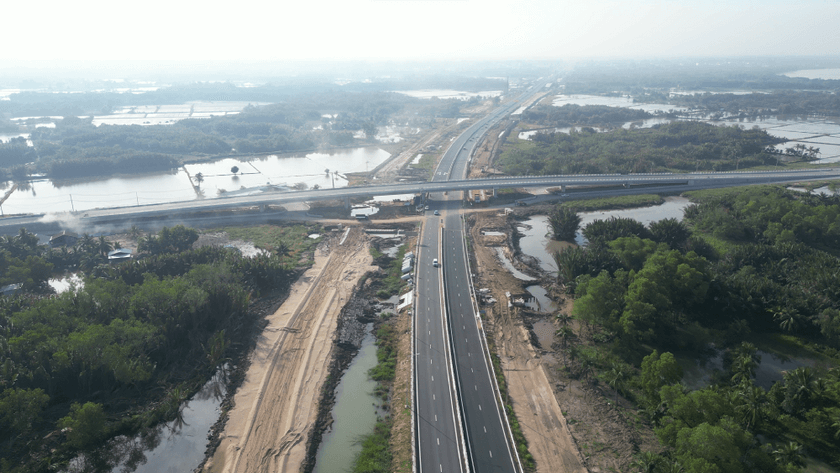 Đường Vành đai 3 TP.HCM qua Đồng Nai là một trong những tuyến giao thông huyết mạch có vai trò hỗ trợ kết nối vùng Đông Nam Bộ. Dự án khi khai thác giúp giảm áp lực giao thông cho khu vực, đồng thời góp phần vào mục tiêu quốc gia là năm 2025 cả nước sẽ có 3.000km cao tốc.