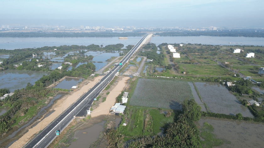 Tuyến đường qua Đồng Nai có điểm đầu giao với cao tốc Bến Lức - Long Thành, điểm cuối giao với mố B cầu Nhơn Trạch. Trên tuyến sẽ xây 5km cao tốc khớp nối dự án thành phần 1A đoạn Tân Vạn - Nhơn Trạch tại nút giao tỉnh lộ 25B (đường Tôn Đức Thắng), quy mô 4 làn xe, vận tốc 100km/h.