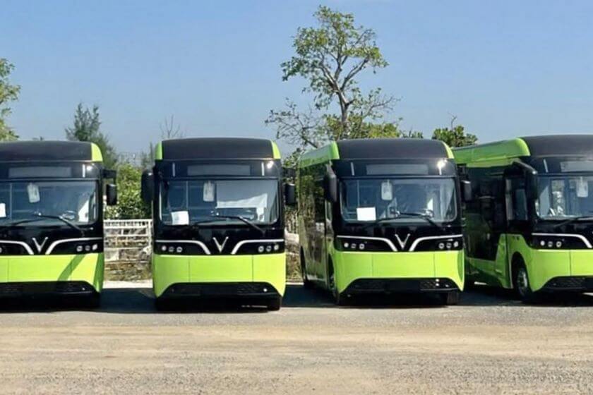 Xe buýt điện số 9 tại Bến xe Biên Hòa