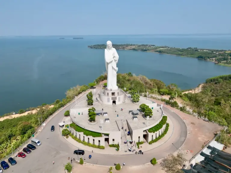 Trung tâm Hành Hương Đức Mẹ Núi Cúi