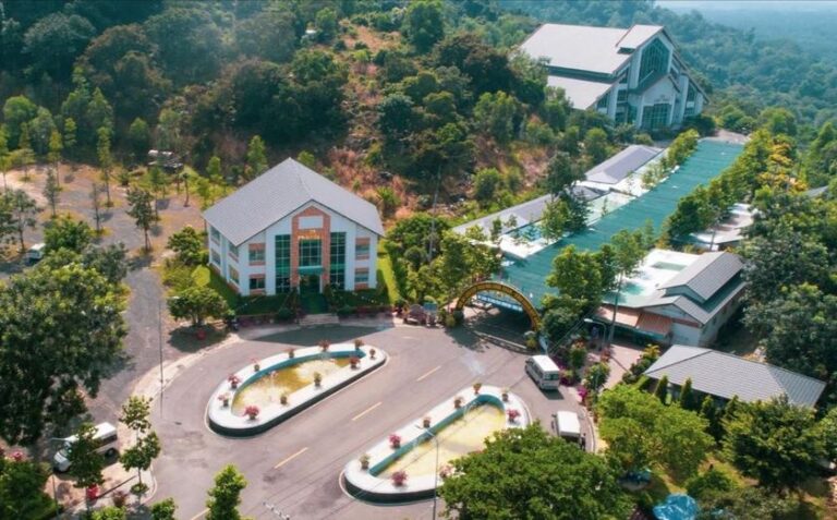 Khu du lịch Cáp treo Núi Chứa Chan